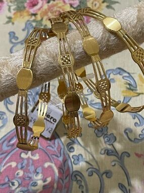 Gold Tone Women's Decorative Link Bangle Bracelet Indian jewelry